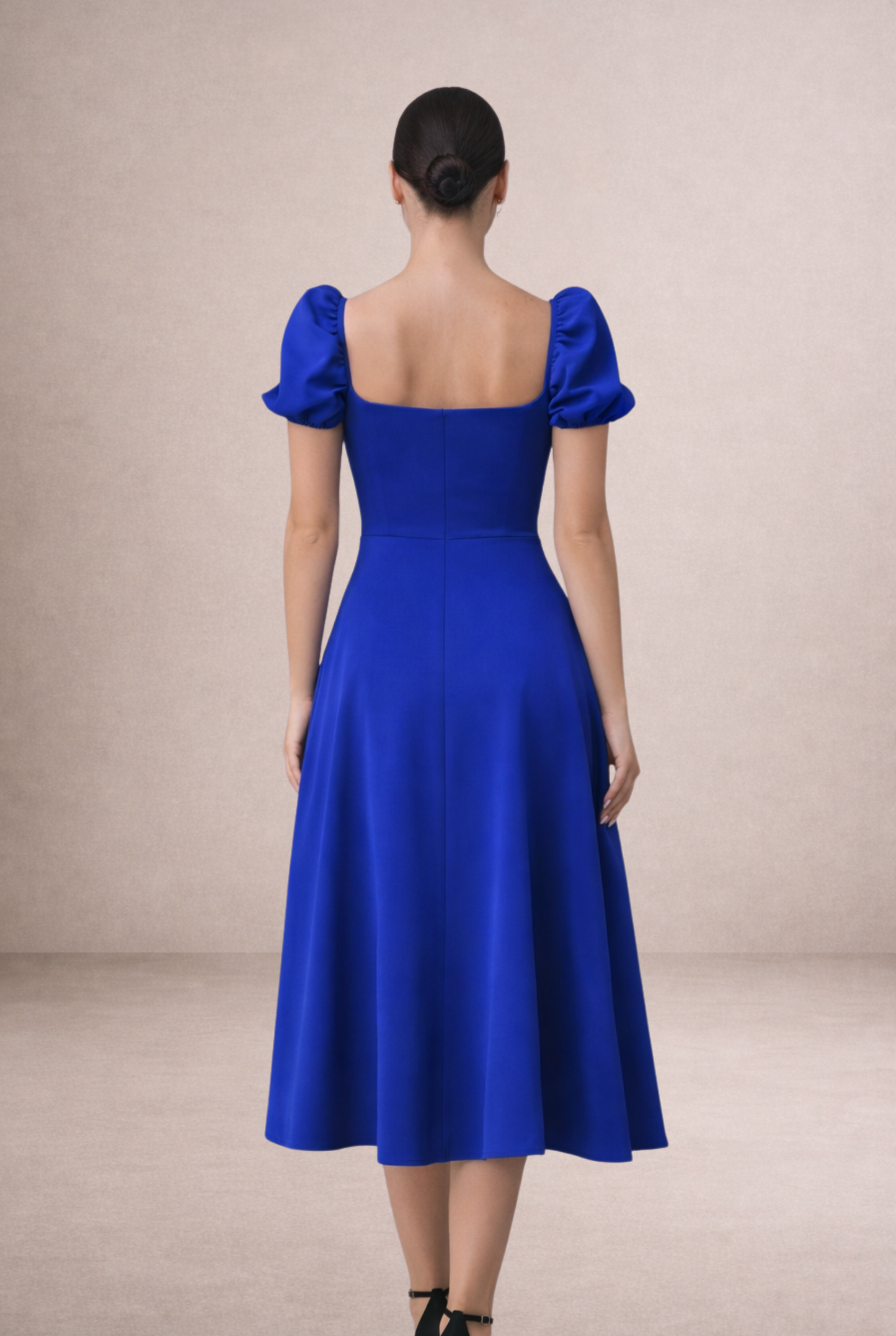 Kare Yaka Balon Kollu Yırtmaçlı Midi Elbise