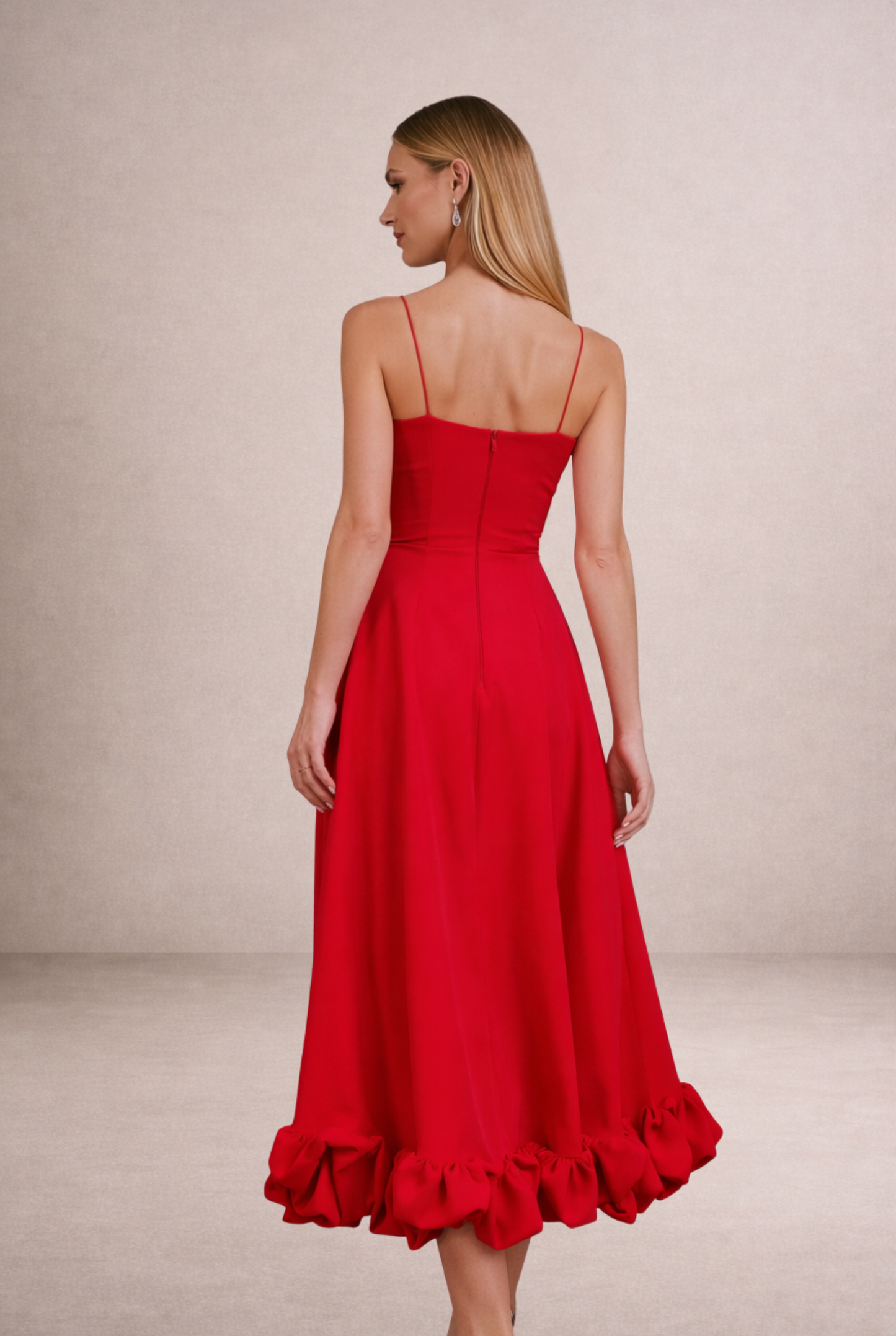 İnce Askılı Volan Detaylı Midi Davet Elbisesi